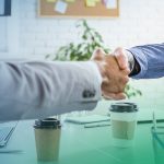 چگونه مشاور تجاریسازی موفقیت استارتاپ شما را تضمین میکند؟